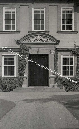 BEAULIEU  ENTRANCE DOOR DETAIL